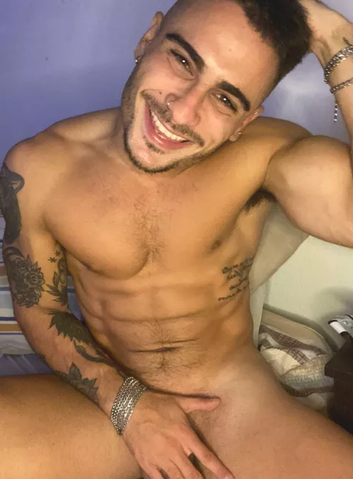 Is this buff bod making you hard? by OliverKinggxoxo