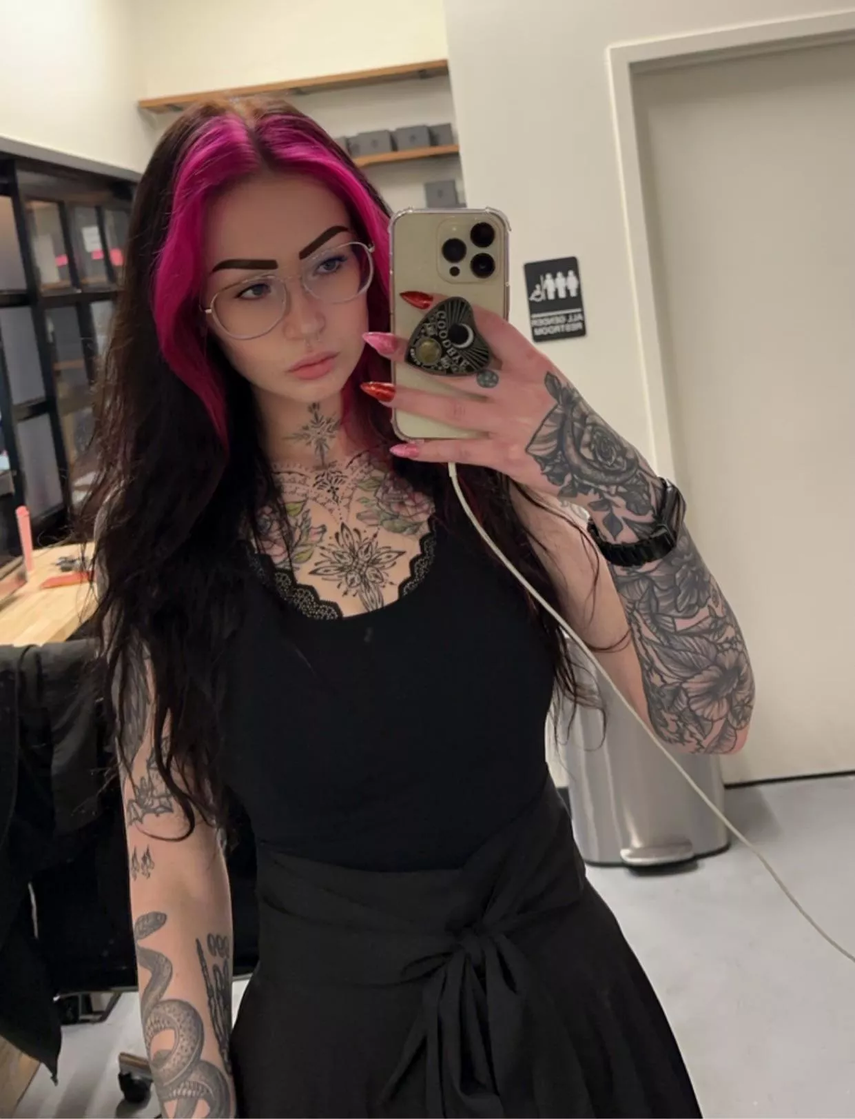 @kingofthecaras posted by Vampirebarbie333