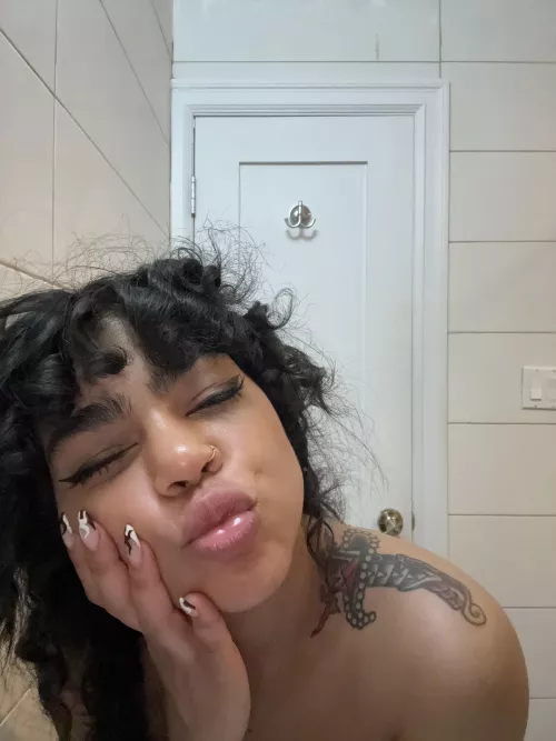 Leave your load on this pretty face by hottie_amber