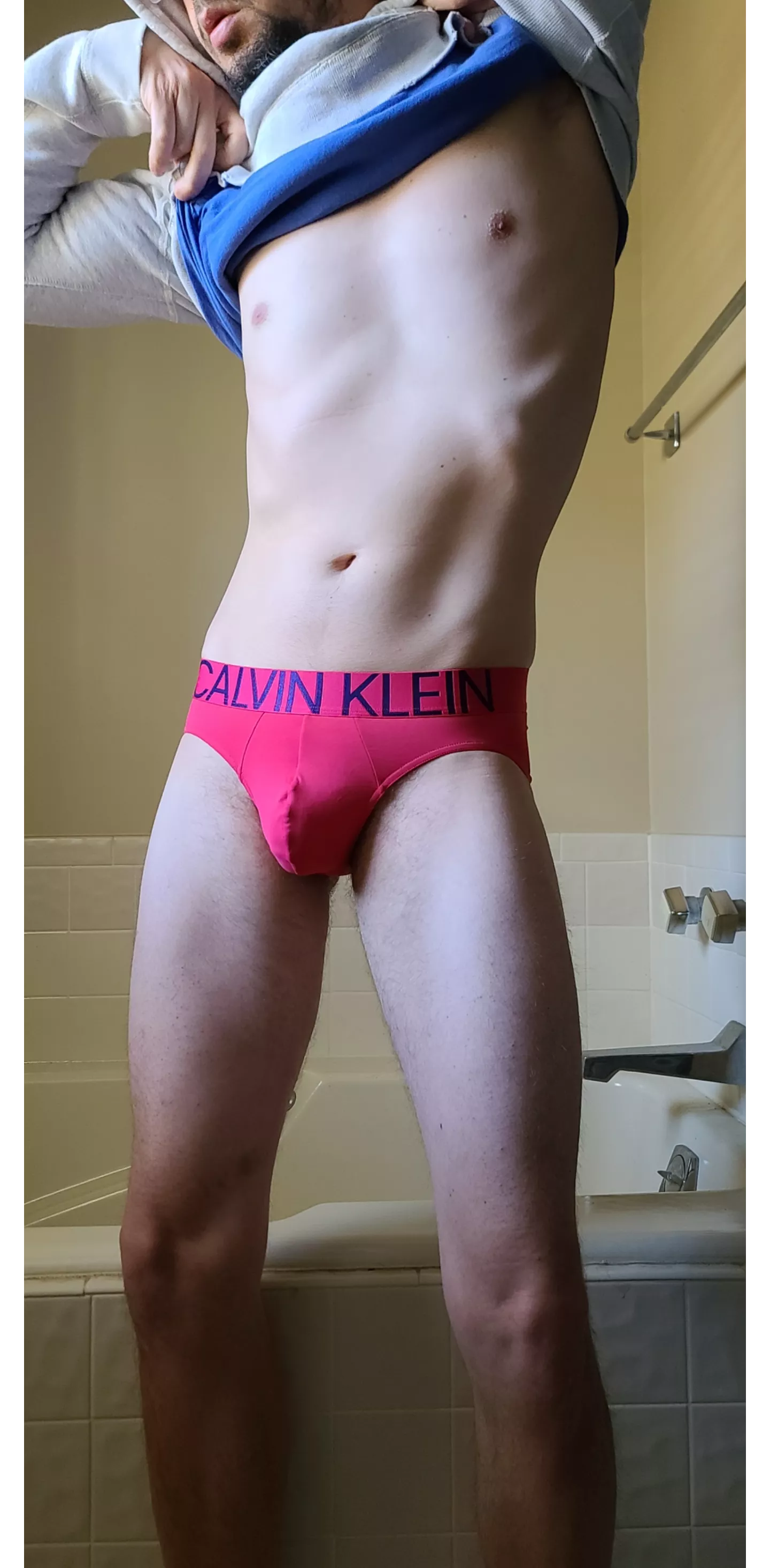More guys should wear briefs  posted by whosmongoose