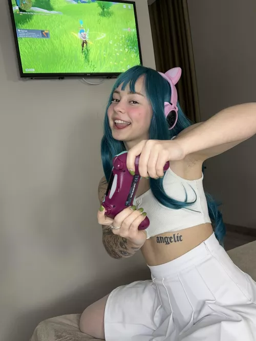 my favorite color is white by tavielin11