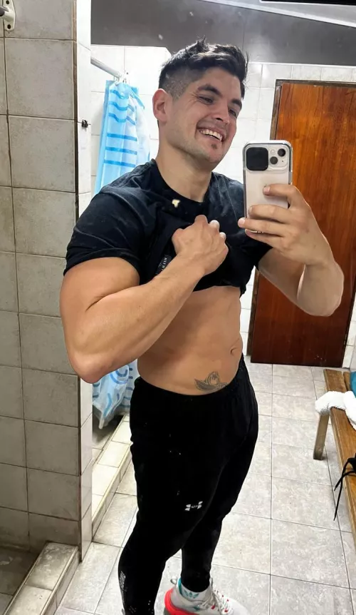 My strong arms wait for you by PatoGof