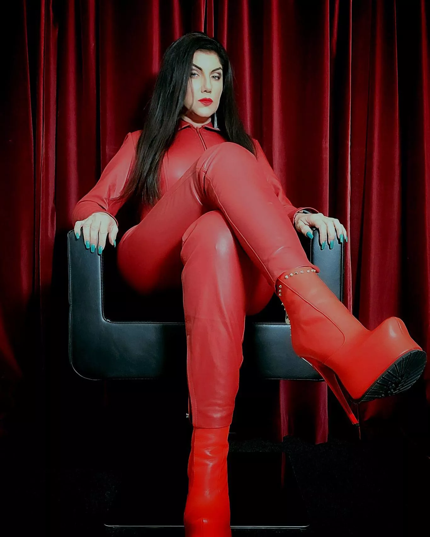 Time For Some Red Leather posted by VinylQueenSF