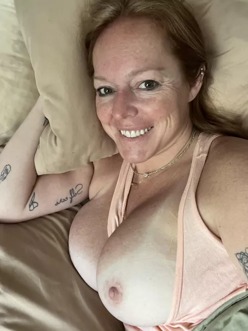 Woke up tangled and turned on [IRTR] by SpicyGingerGoddess