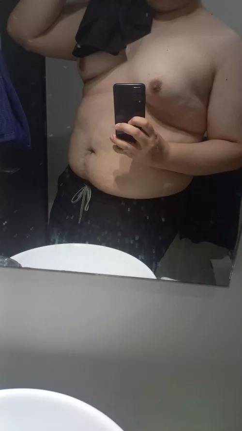 24 [M4F] Hi, it’s been a while since i last posted here. I gained some weight lately, so i haven’t been feeling really confident. Are women attracted to a newly grad doctor that looks like this? by slutty_doctor