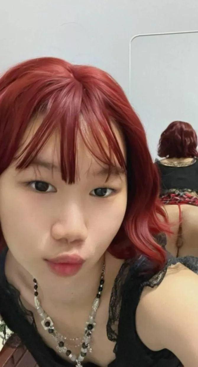 cutest face on a tiny 18yo you have seen in a while posted by Fluffy_muffinn