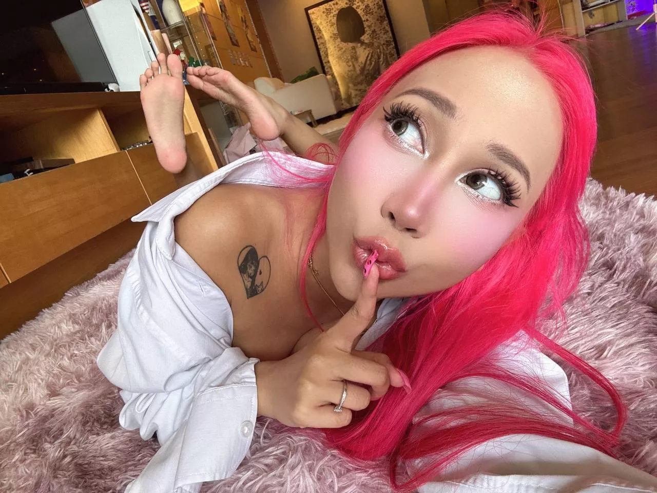 Follow @cheribuya posted by PomegranateFim