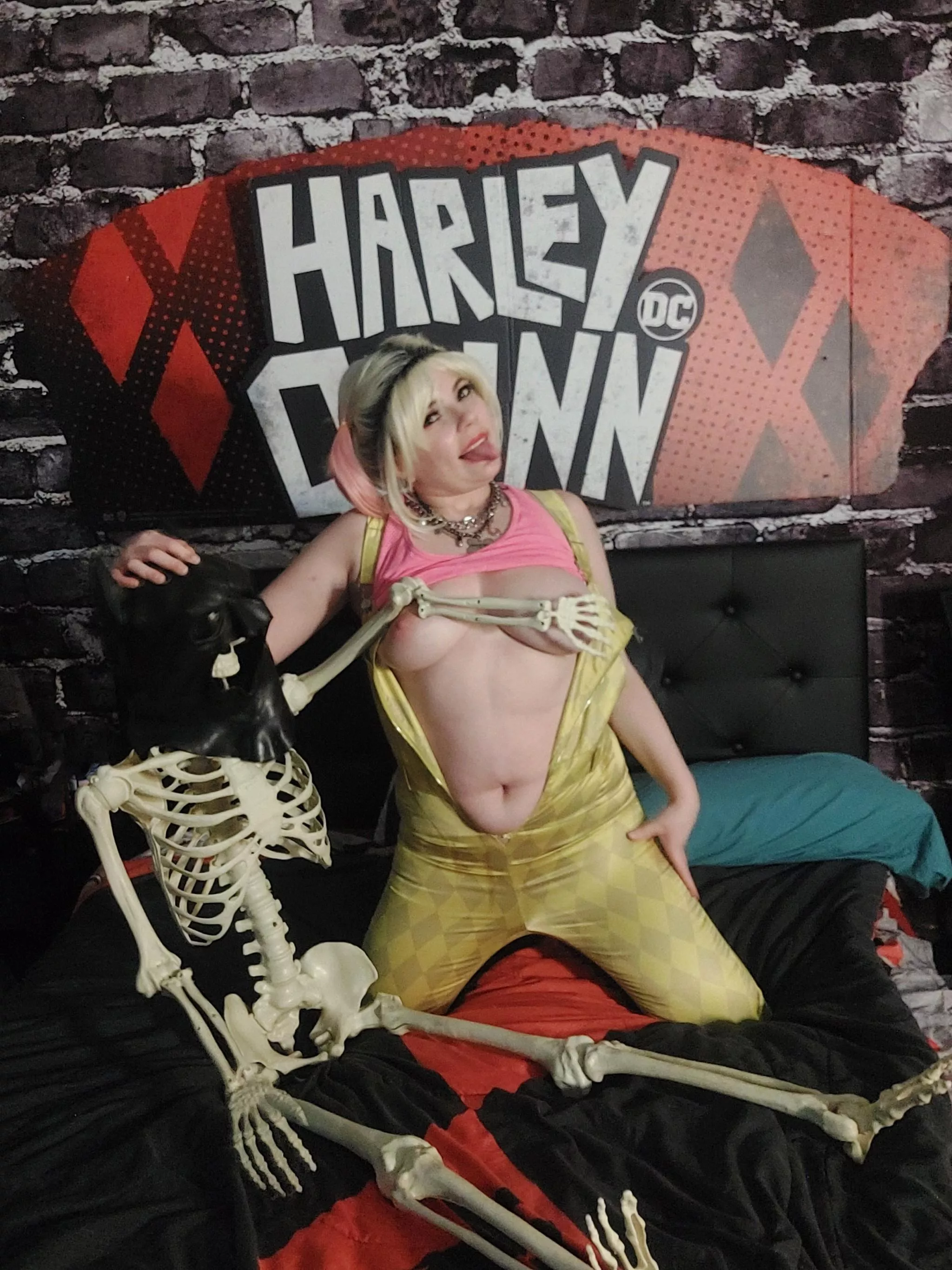 Harley Quinn by Arkhamesque Cosplay posted by ArkhamesqueCosplay