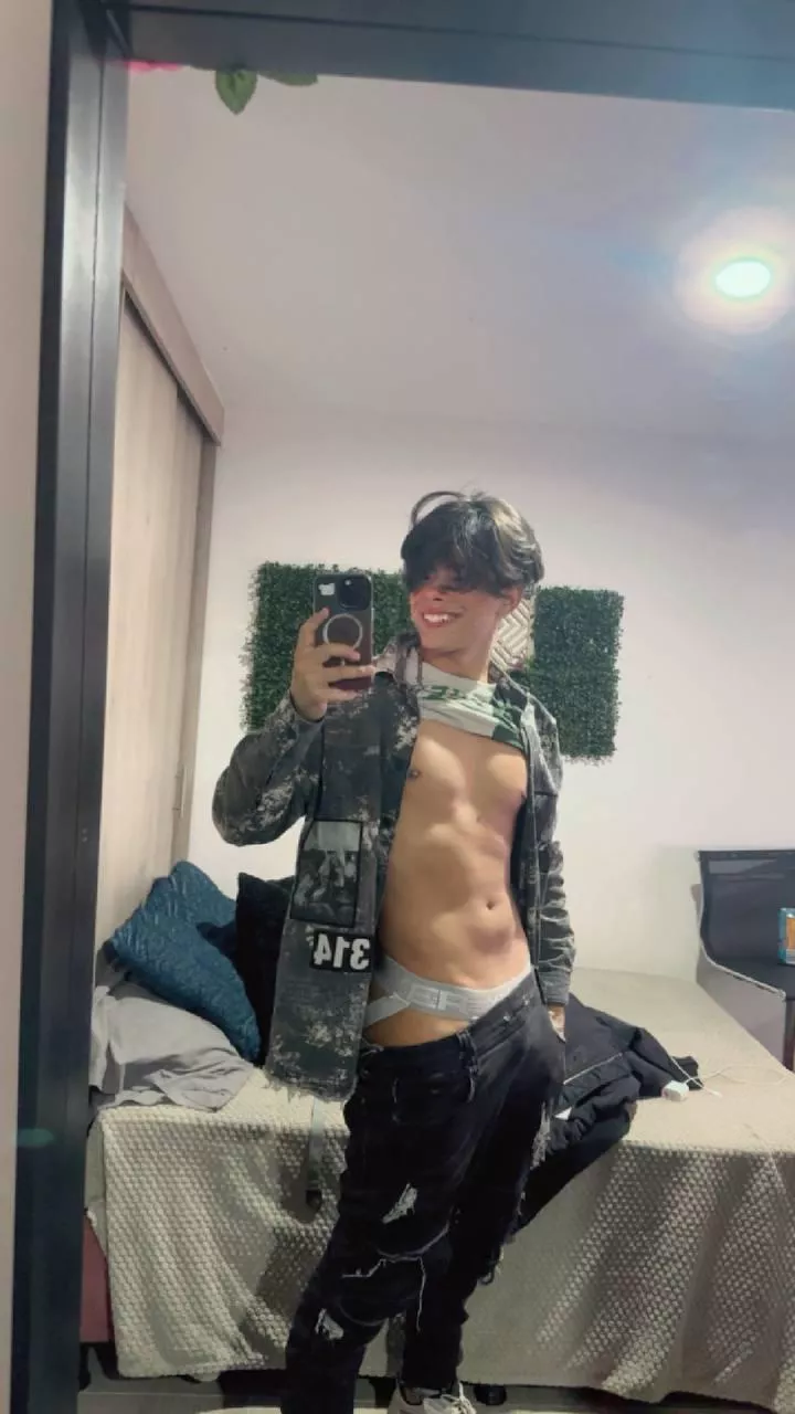 Jumping to a family reunion in jocks, wish me luck lol 🤭 posted by Teemo_ty_