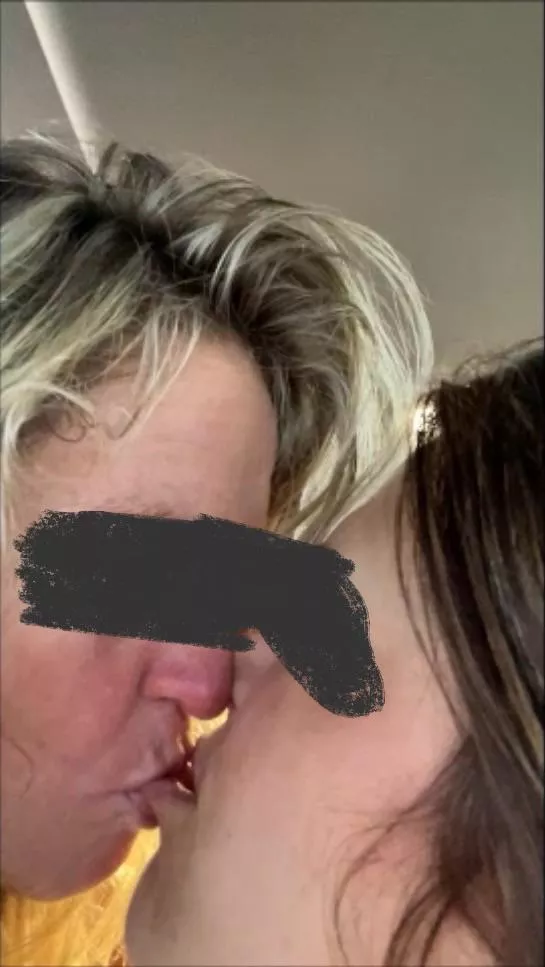 Take my lip please posted by Tennhotwife