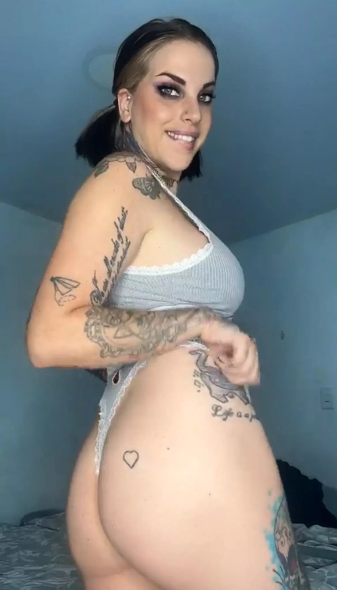 tell me if this pose makes you happy posted by ottaviia