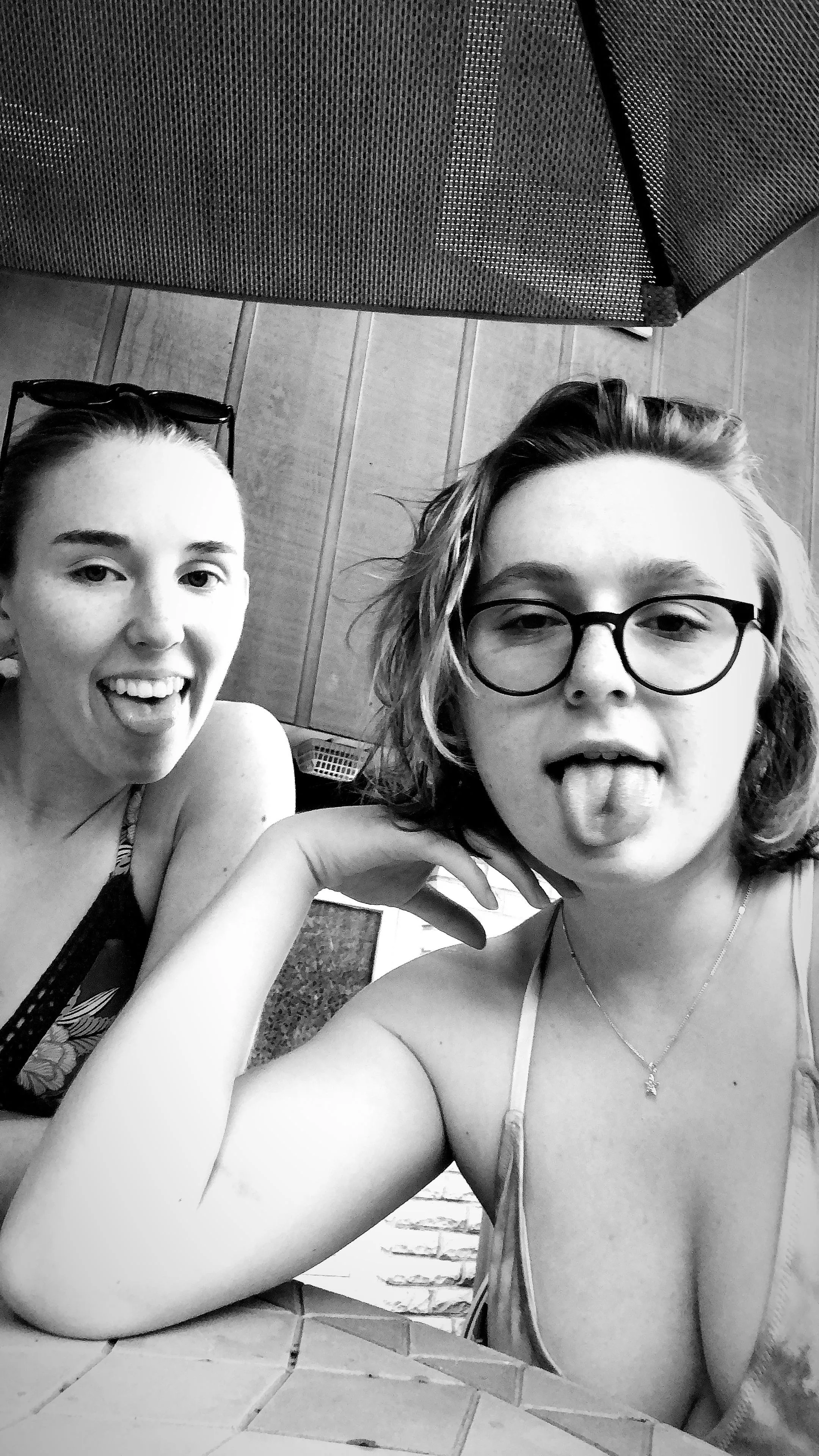 Tongues Out posted by MemoFrmNaperville