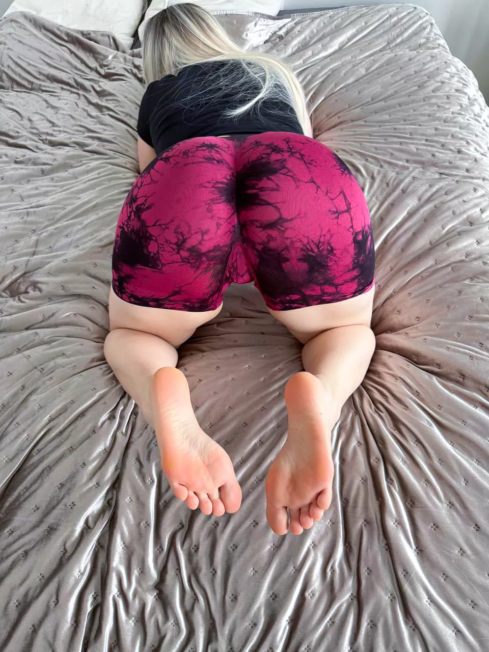 Would you like worship me in this shorts after yoga posted by TinaCurvyXO