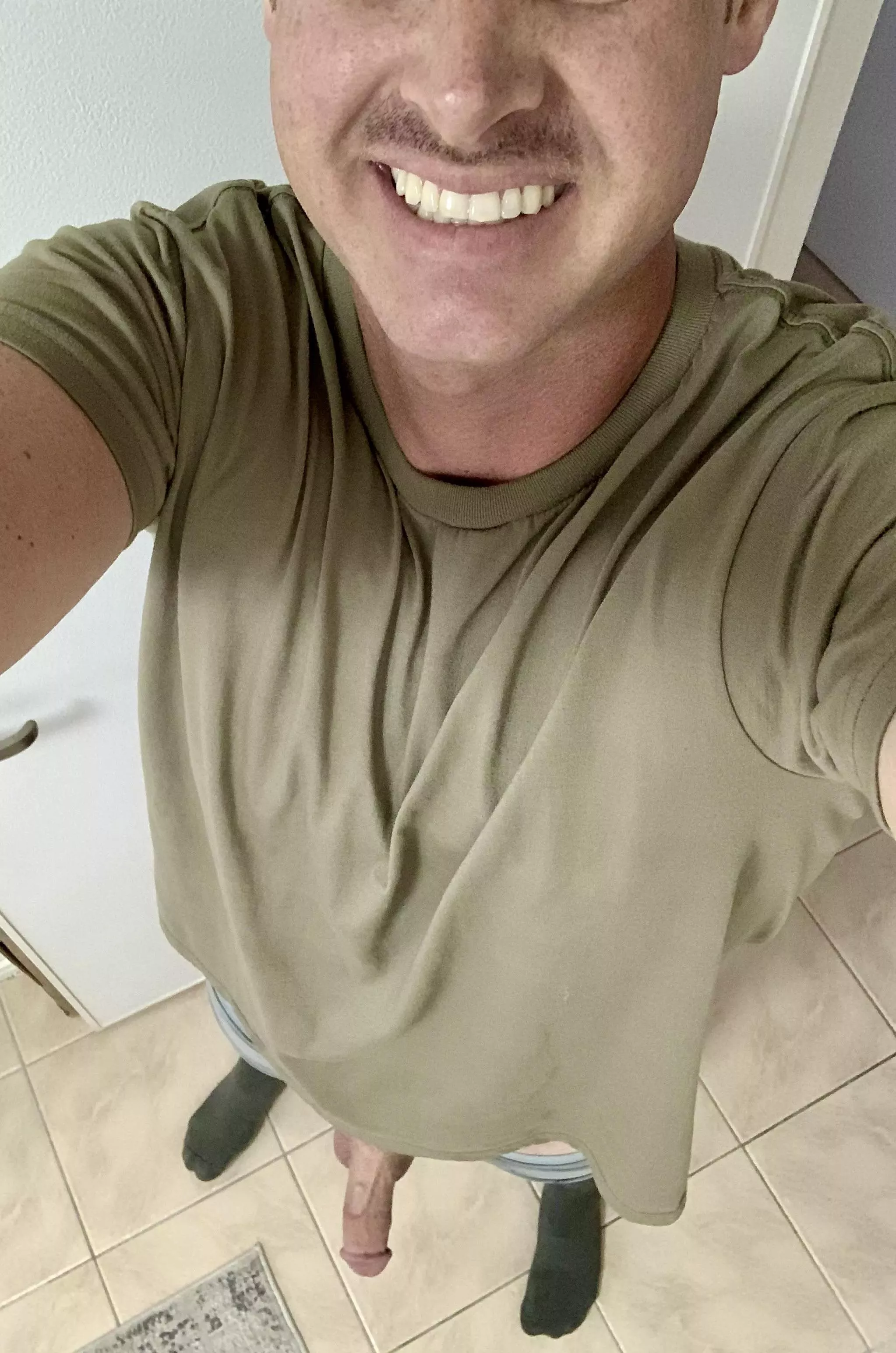 [35] Hey! My cock is down here! posted by slashbanter