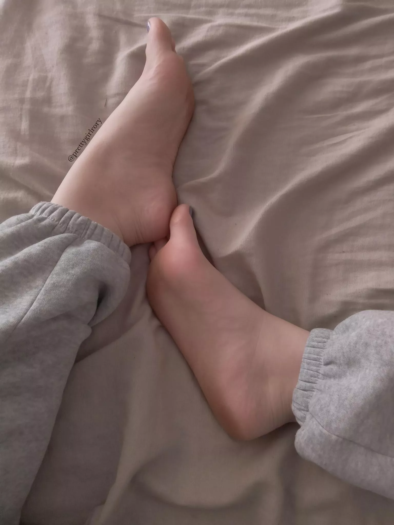 comfy in bed posted by prettygirlrory