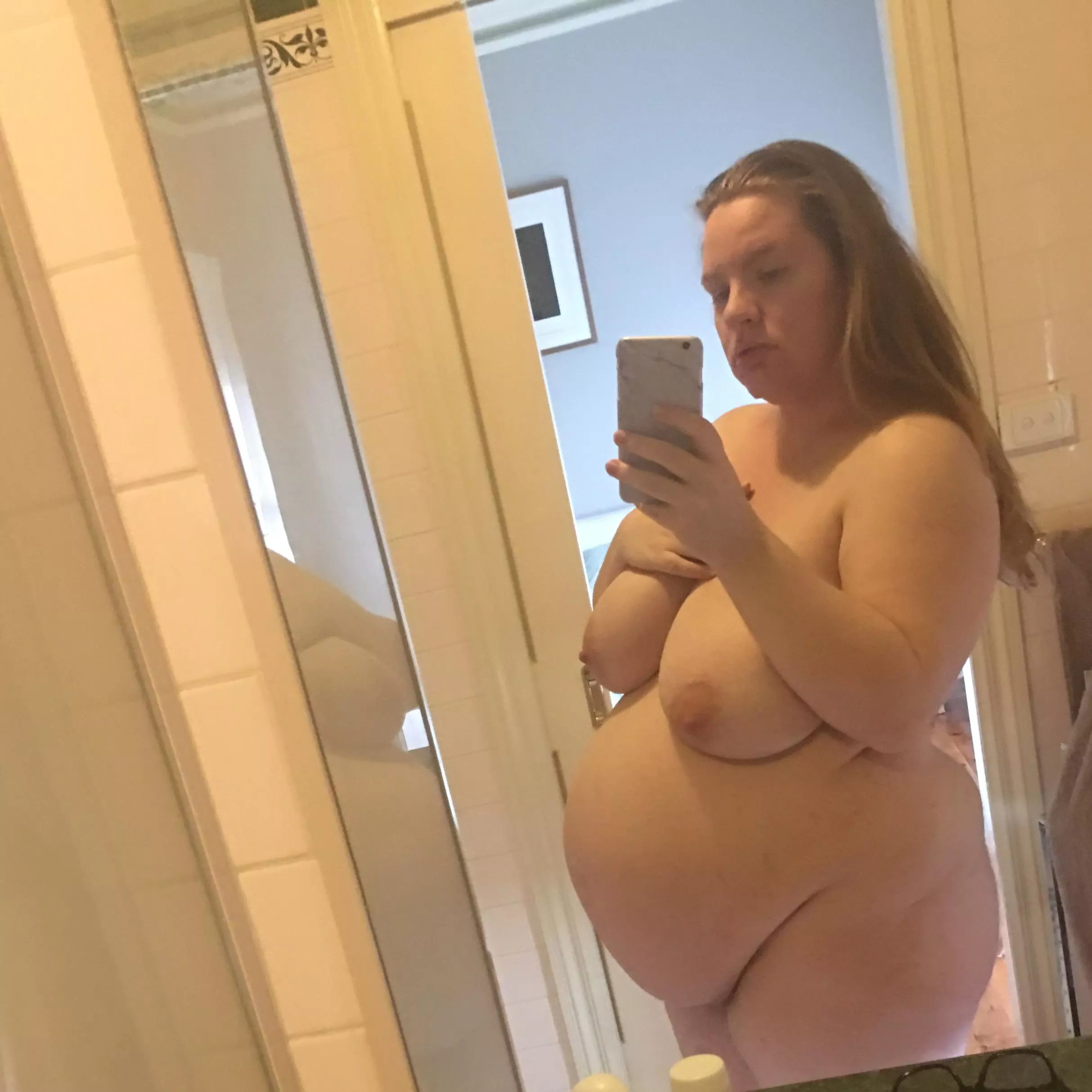 Do you find a smaller bump sexy too? posted by Hayleycurvy