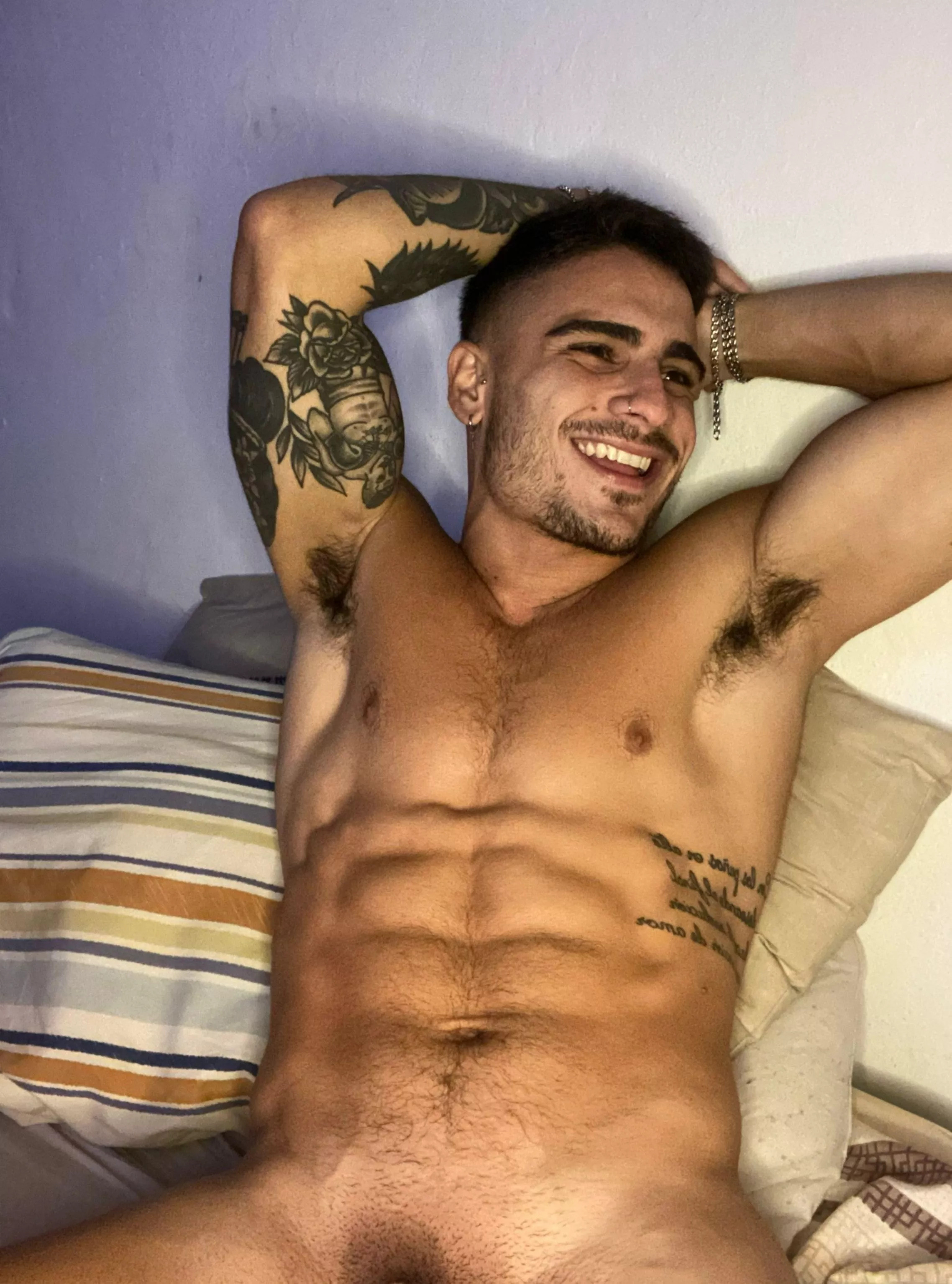 Do you have an armpit fetish? Feel free to lick them posted by OliverKinggxoxo