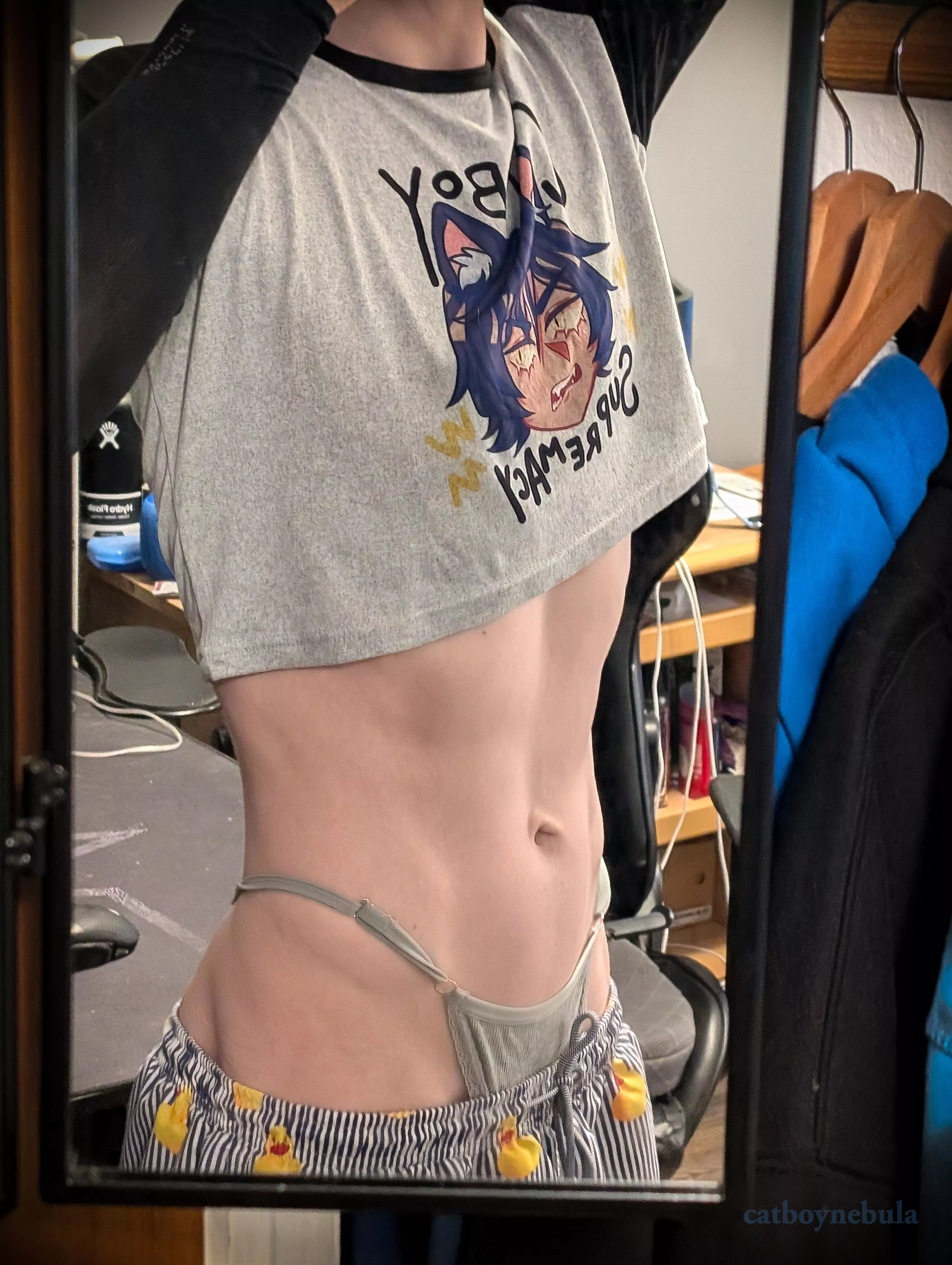 Do you like kissing tummies? posted by catboynebula