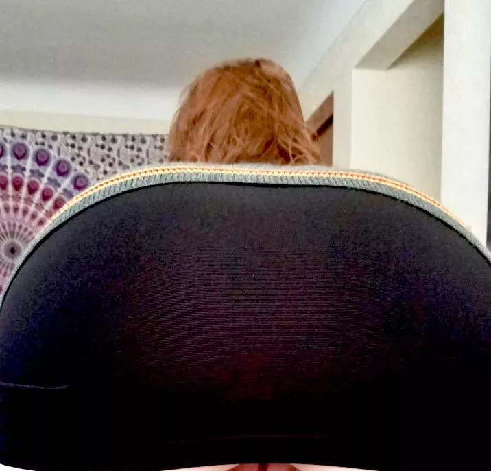 Do you like my skirt? posted by Gingerpet_