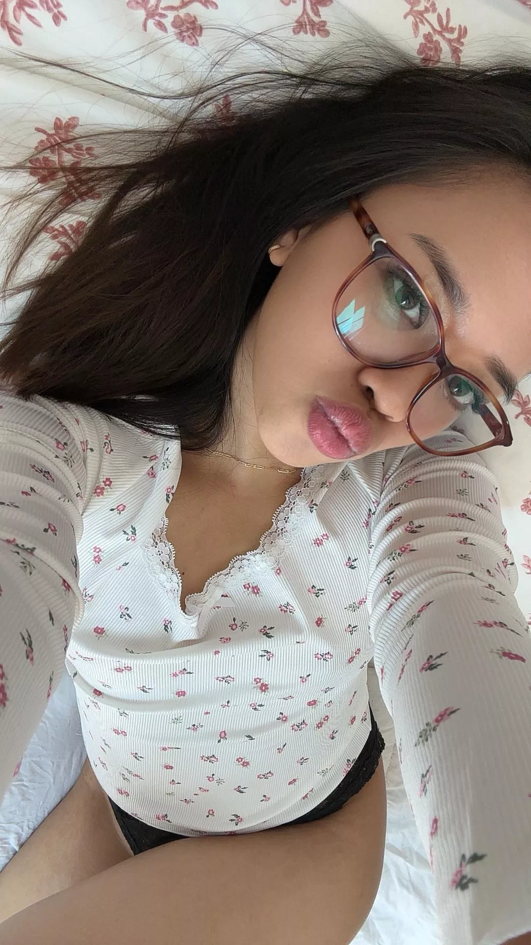 Everything is small except my lips 🤪 posted by Worldly_Evidence_575