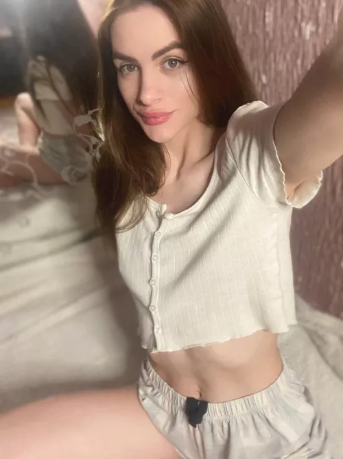 Feeling like a cutiepie in my new croptop by theshabbyliberation