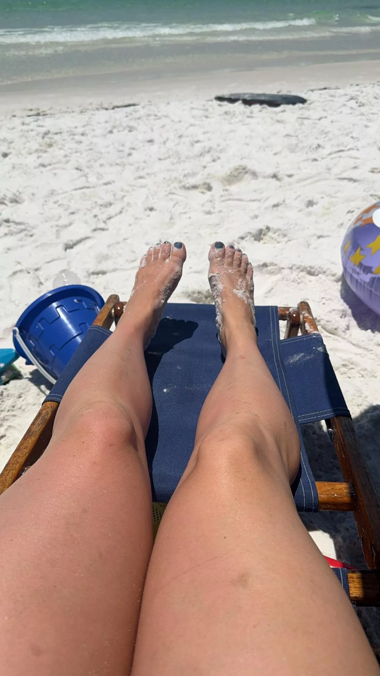 How do you feel when you look at pictures of feet?  posted by Hallegoodgirlx