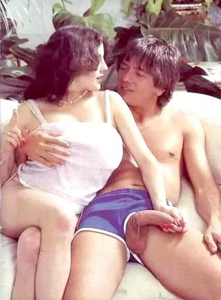 Laura Sands has her hands full posted by Extreme-Parfait8266