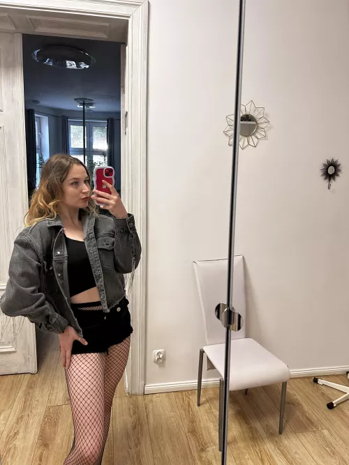 left😋 by crokecroke