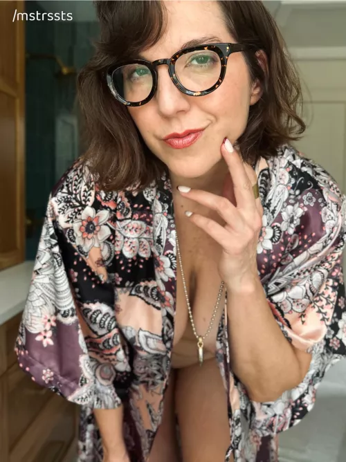 Me looking at you looking at me (f48) by mstrssts