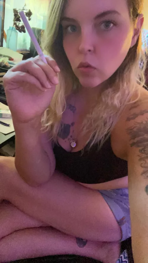 Smoke my last cig with me and get me more 😘😜 by Stonerbabe71813