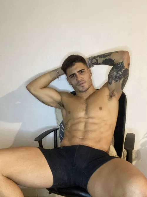 Sweat, muscles, and a whole lot of pits by OlieTheKing