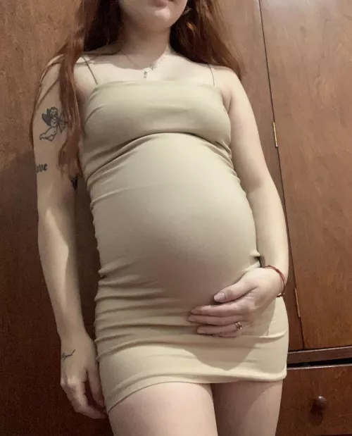 wanna see what’s underneath? 😋 by swxtmommy