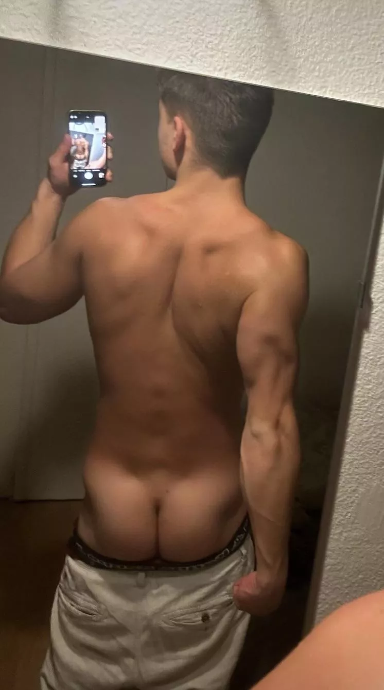 (19)Rate my ass from 1 to 10 posted by Select_Equipment4297