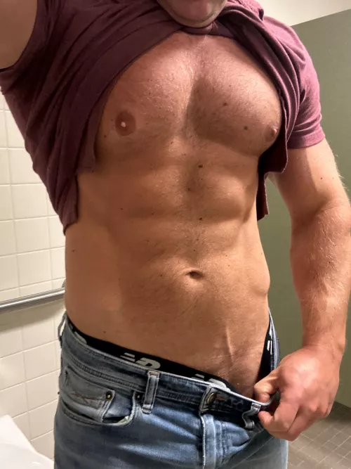 [33] Wishing I wasn’t at the office by Gymbro903