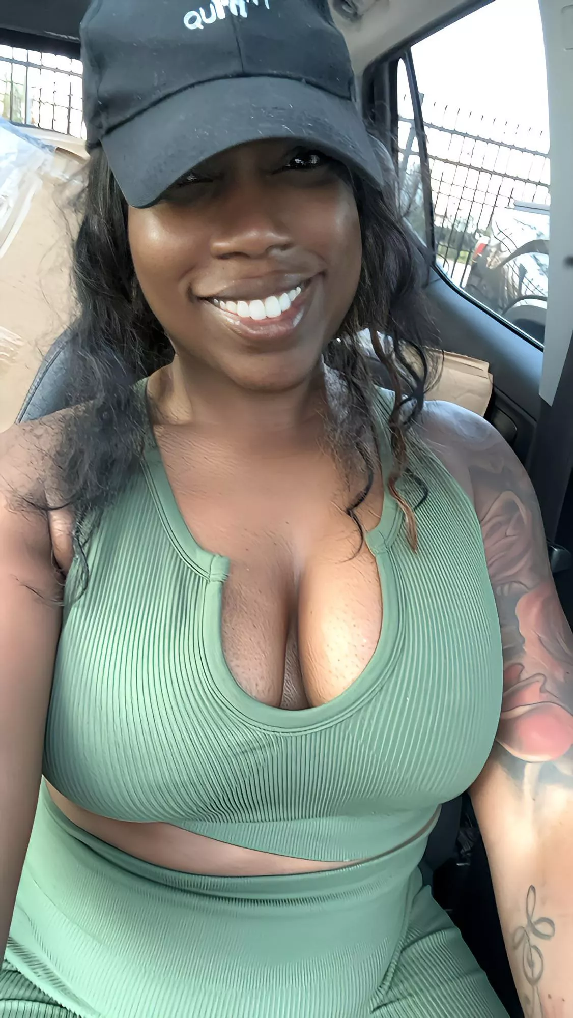 Enjoy the view of a pre gym selfie  posted by foxybalboa23