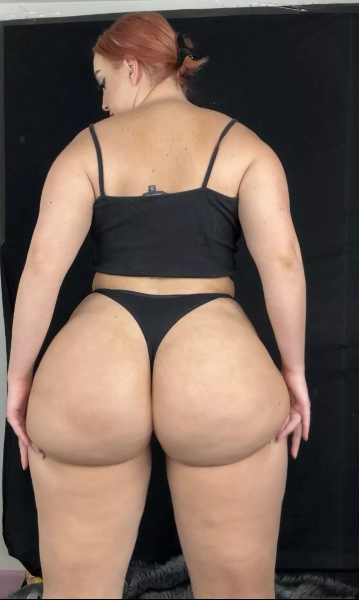 I know you'll let my ass play a little with you posted by naughtynail69