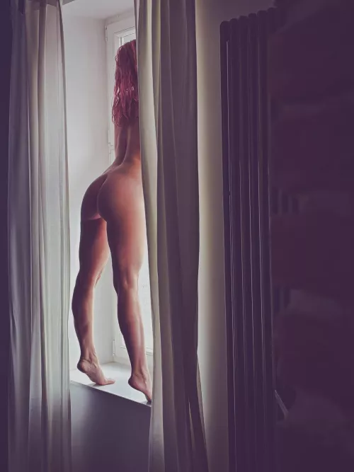 If you are seeing the back… imagine what everybody in front of my window saw by TheRealDealEmma