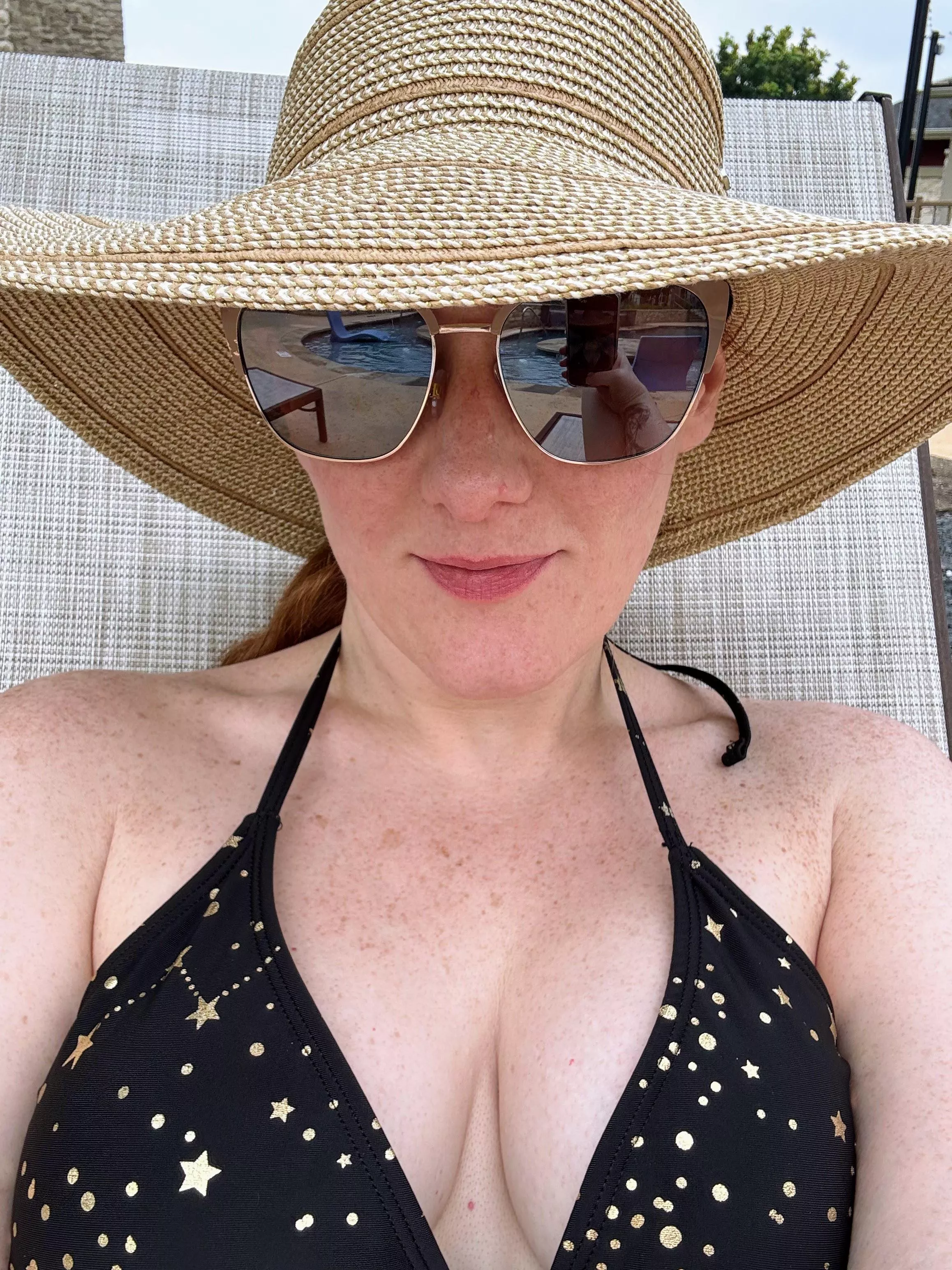 [IRTR] I'm collecting freckles and pool boys ;) posted by DellaCate