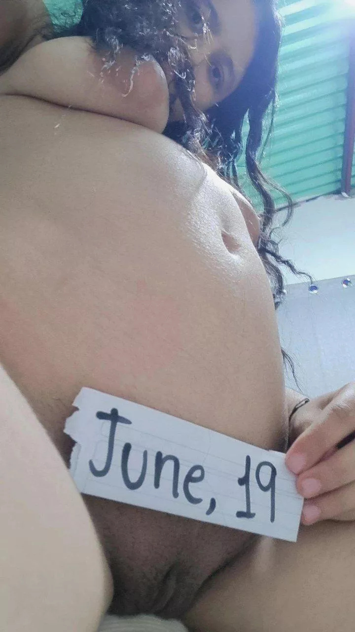 Mommy available to play and fulfill all your fetishes posted by cecilia_9899