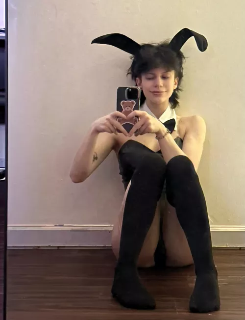 this bunny boy is searching for someone to hop on 🥕 by cadavergrl