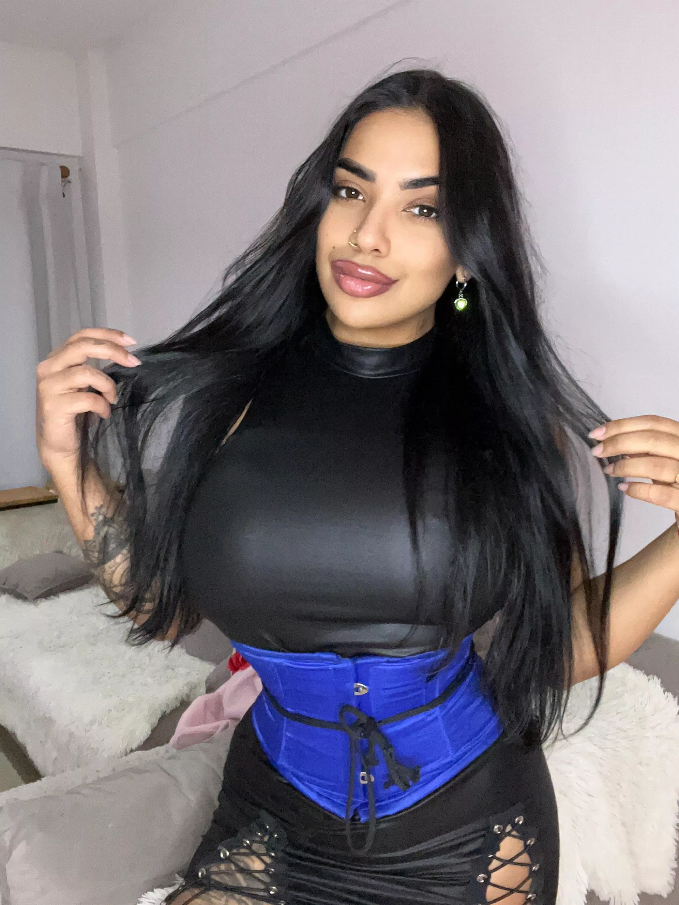 Am I pretty enough for you to give me a chance? 😍 posted by Model23