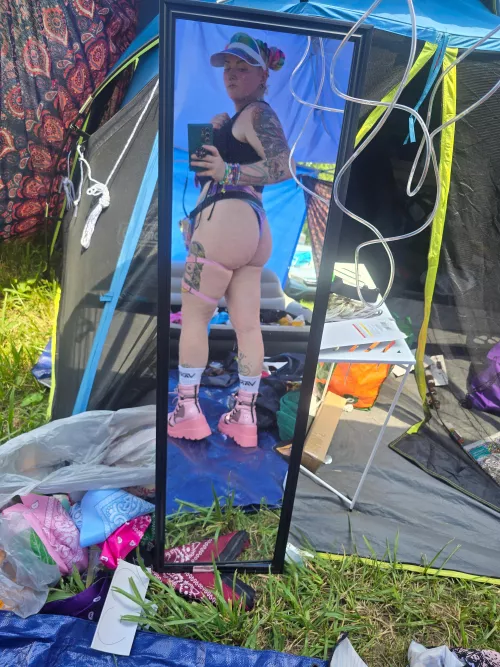 Bonnaroo fit 🩷 by PiXXXelatedp0rn0