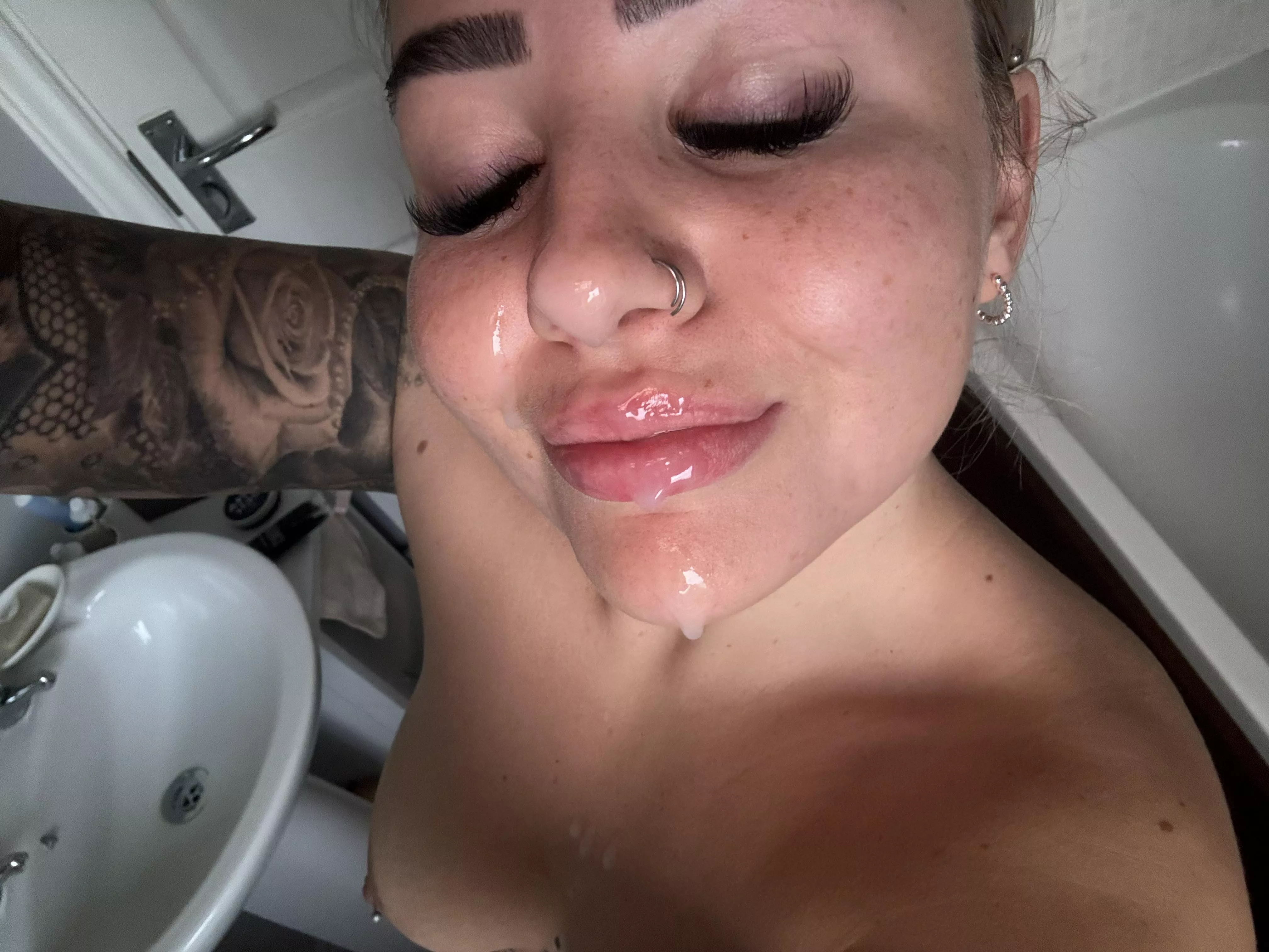 Facials make me a happy girl  posted by Tattooedblond3