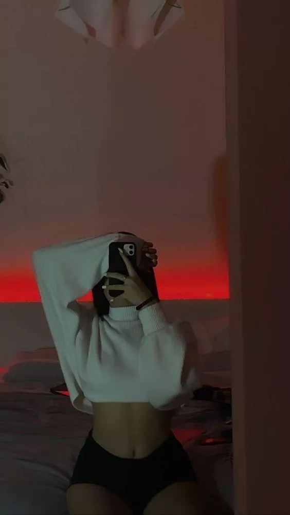 I am feeling sexy today. find me in comm posted by Slow_Leg3059