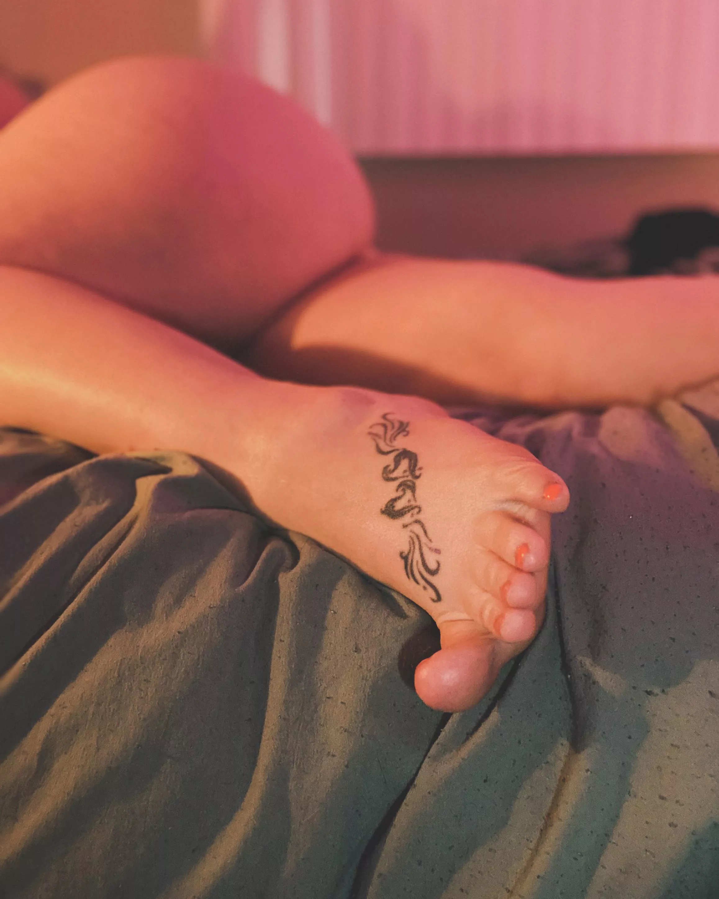 Mmmmm when my toes curl 👅👅 posted by Senkatiebee