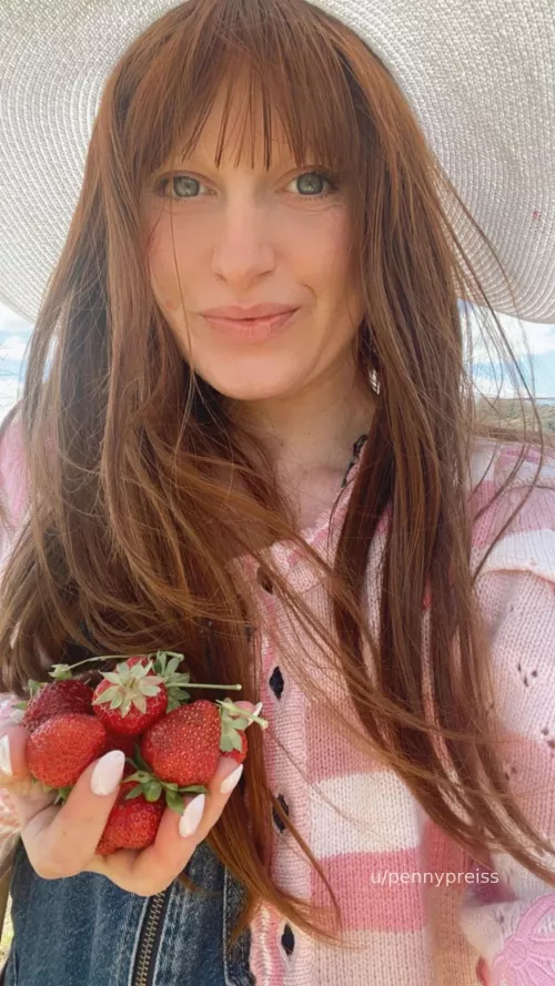 More freckles than seeds on my strawberries [IRTR] by pennypreiss