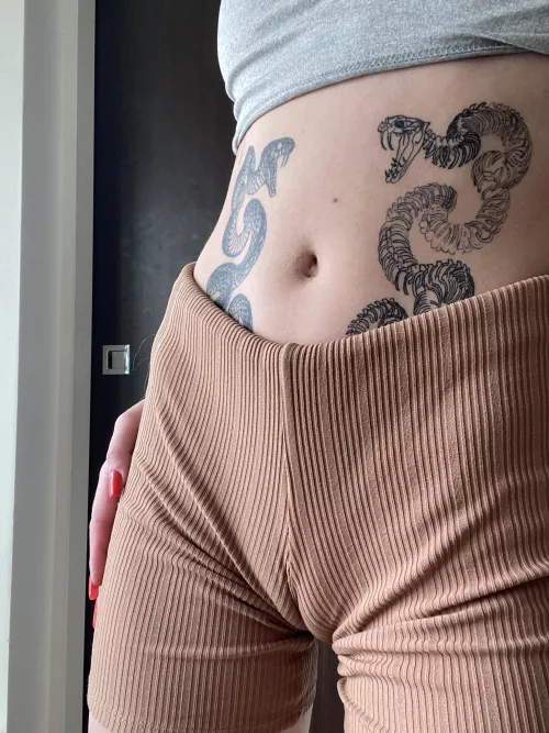 My pussy can make a perfect camel's foot, can't she by Mari_Yummy