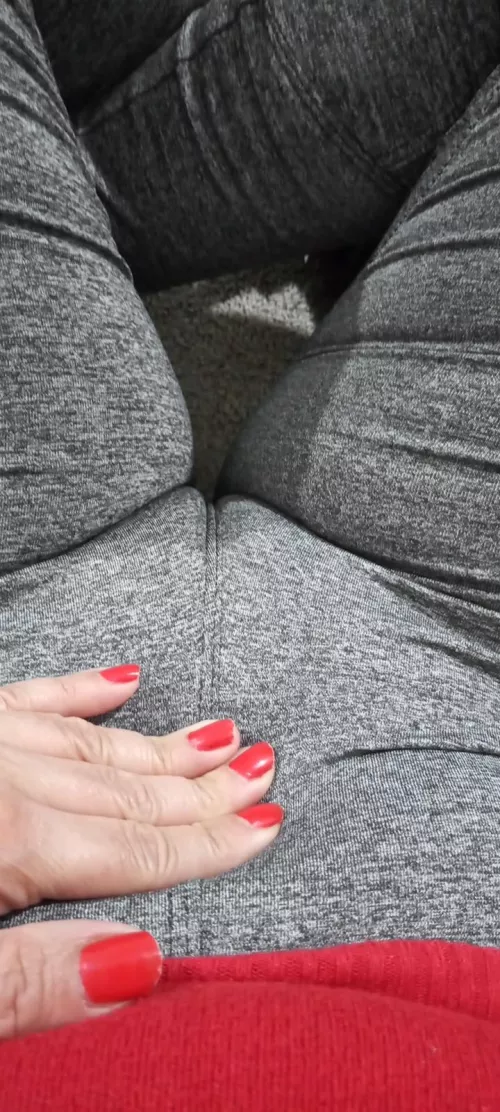 My tight camel toe wants to draw the attention of your tongue by Babymia93