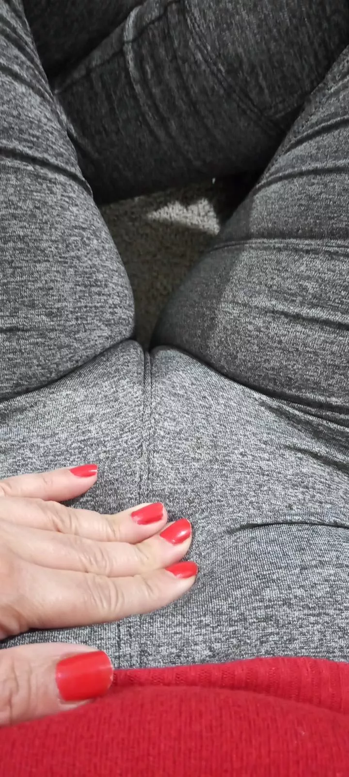 My tight camel toe wants to draw the attention of your tongue posted by Babymia93