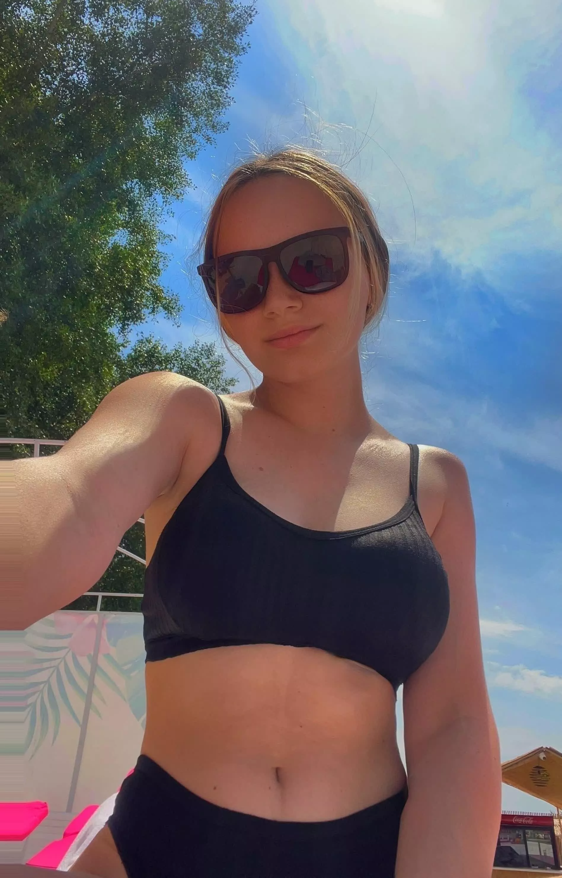 Summer is for midriffs posted by GigglyScorpion